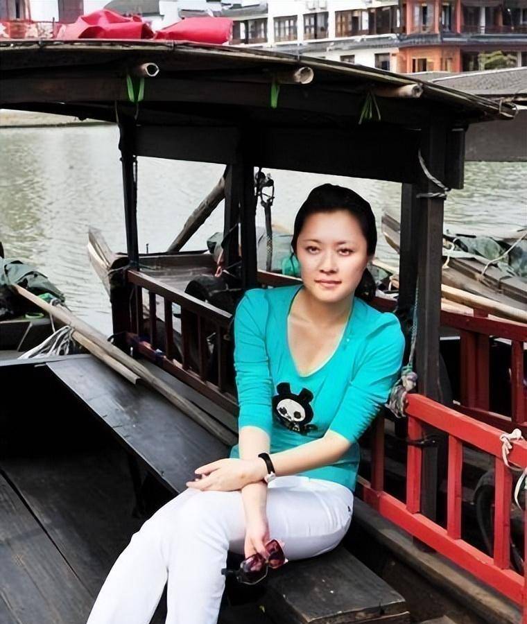 电视美女主播紫凝:贷款买车,41岁仍未婚风光背后有泪水_时间_绘画