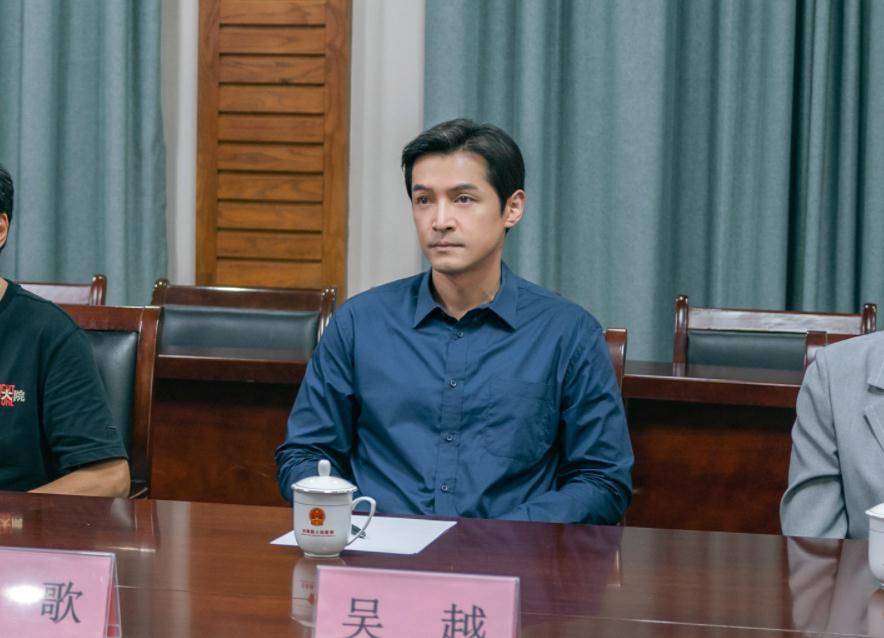 40岁胡歌再演电视剧,正午阳光团队出马,收视率要稳啦_观众_大院_合作