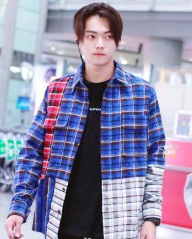 称许凯太瘦了,大腿比小腿还细,据报道,他身高约186厘米,但现在体重