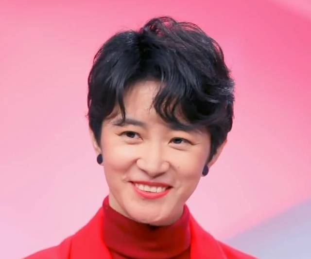 22岁女大学生上《非诚勿扰》征婚爆红的谢佳,10年后又来一次征婚_马诺