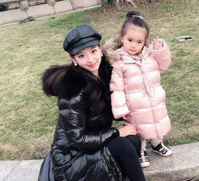 孙悦北控队友妻子晒美照,打扮时尚和陈露有一拼_孙桐林_老婆_1