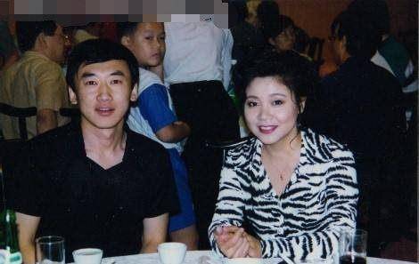 她16岁就出道,3次登春晚红过那英,丈夫逝世后伦为声乐老师_苏红_年代