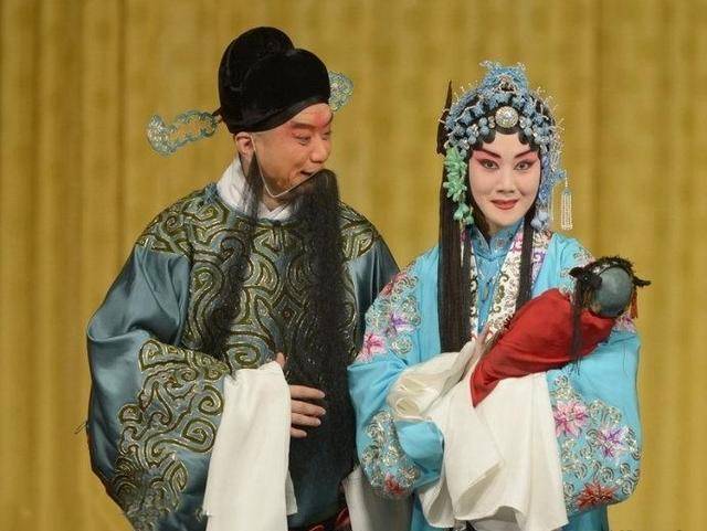 京剧名家杜镇杰和王蓉蓉搭档裂穴之后,好在张慧芳调进了北京_合作