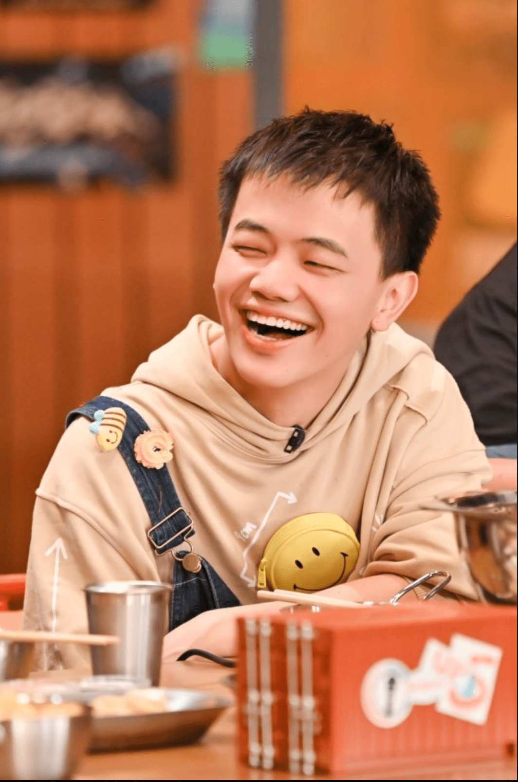 脱口秀演员小佳:我知道观众期待我变成一个"坏人"_身体_因为_笑话