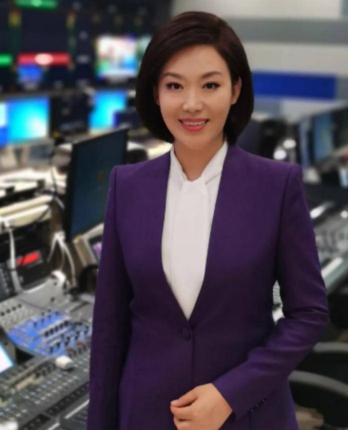 电视主持人郑丽:谣传老公是赵普,37岁低调做母亲,丈夫是圈外人_播音