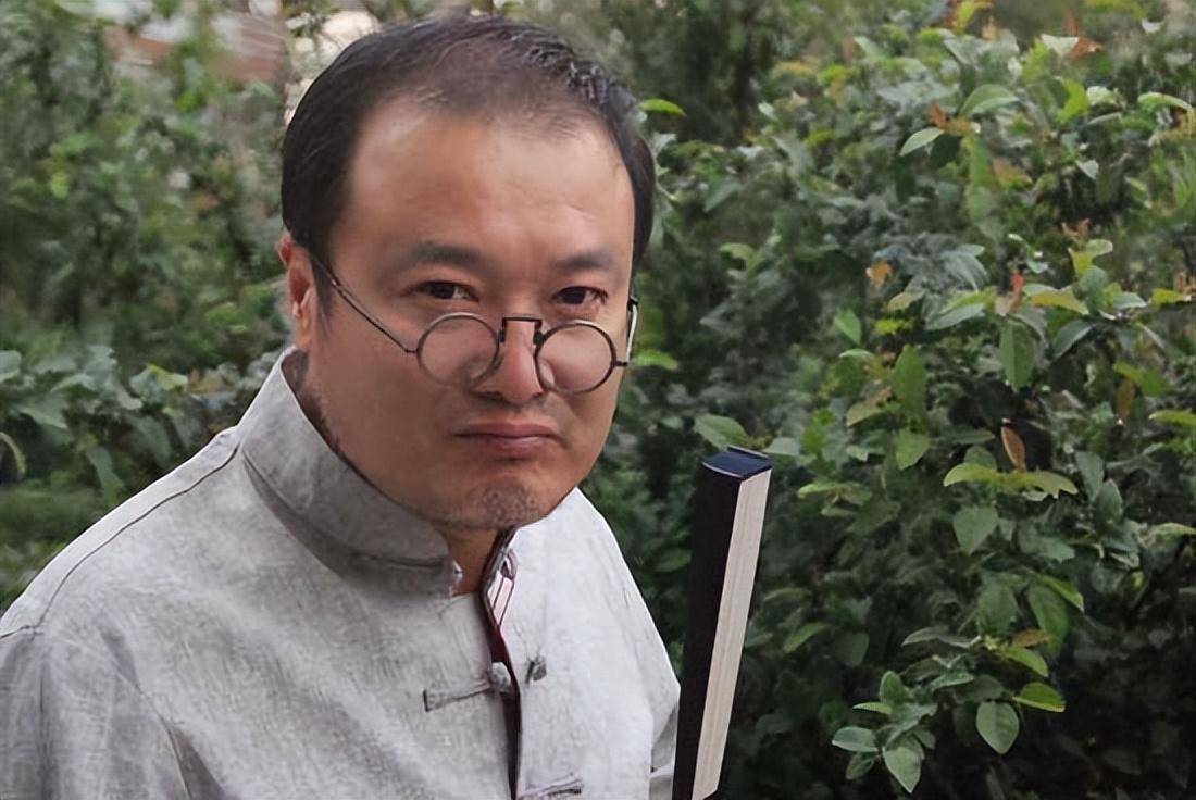 演员孙松:36岁结婚,婚后23年无儿无女,成母亲韩颖最大的遗憾_表演_韩