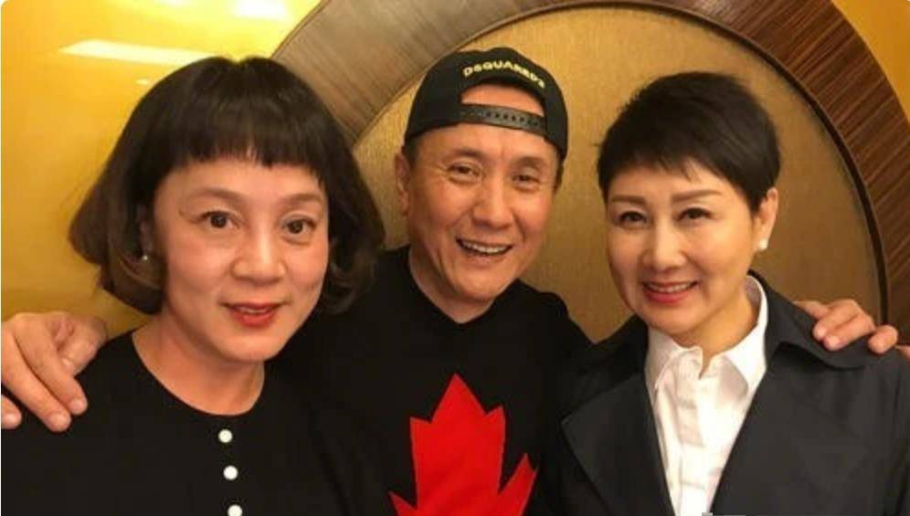 是锅炉工,62岁爆红,戏外娶张萍为妻,恩爱至今零绯闻_父亲_妻子_王劲松