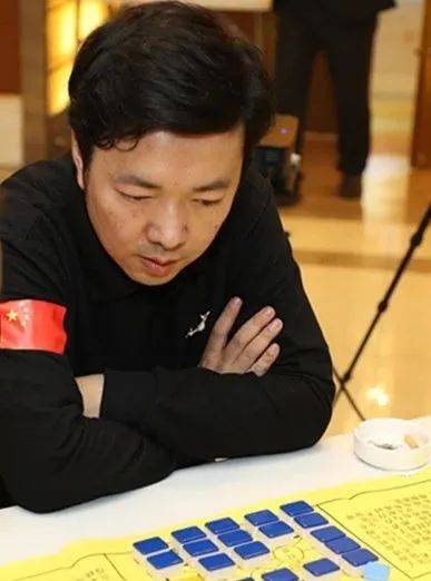 飘雪杯第42届擂台赛圆满结束《四国军棋风行手册》作者蔡剑锋和宋俞欢