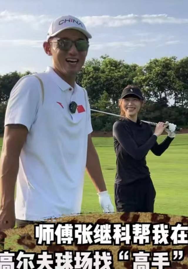 乒乓冠军张继科联合痞幼拍视频,两人喝同一瓶水,动作亲昵引争议_教练