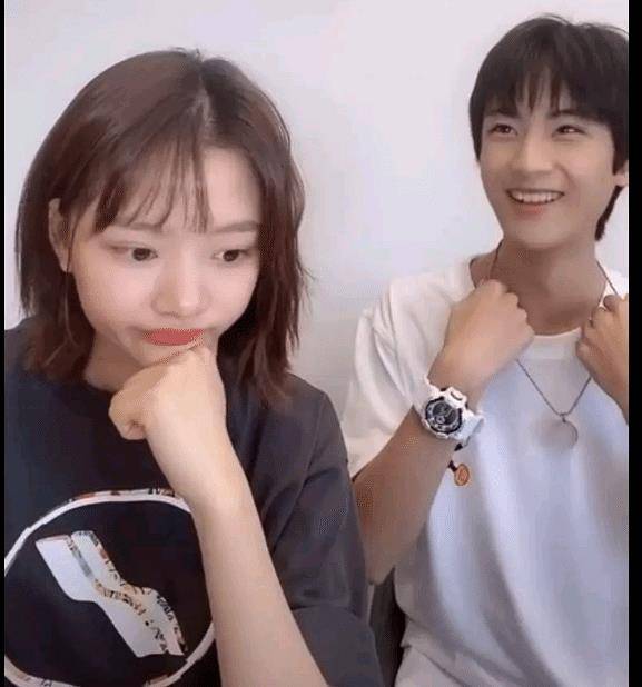 16岁当红童星被拍到抽烟,动作娴熟,之前出镜被骂没礼貌_边程_任敏组