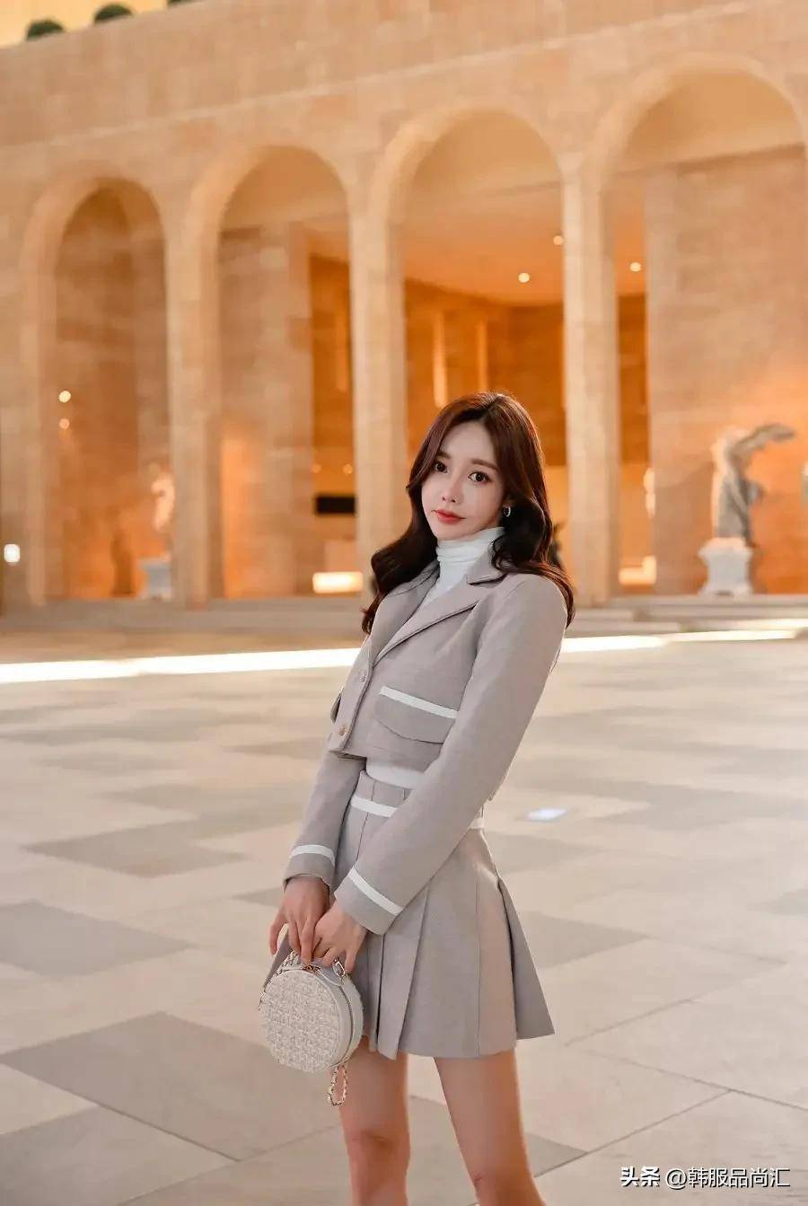 韩服品尚汇女神模特孙允珠阿拉哔咔苦涩磨砂咖啡西装裙_职业_衣服