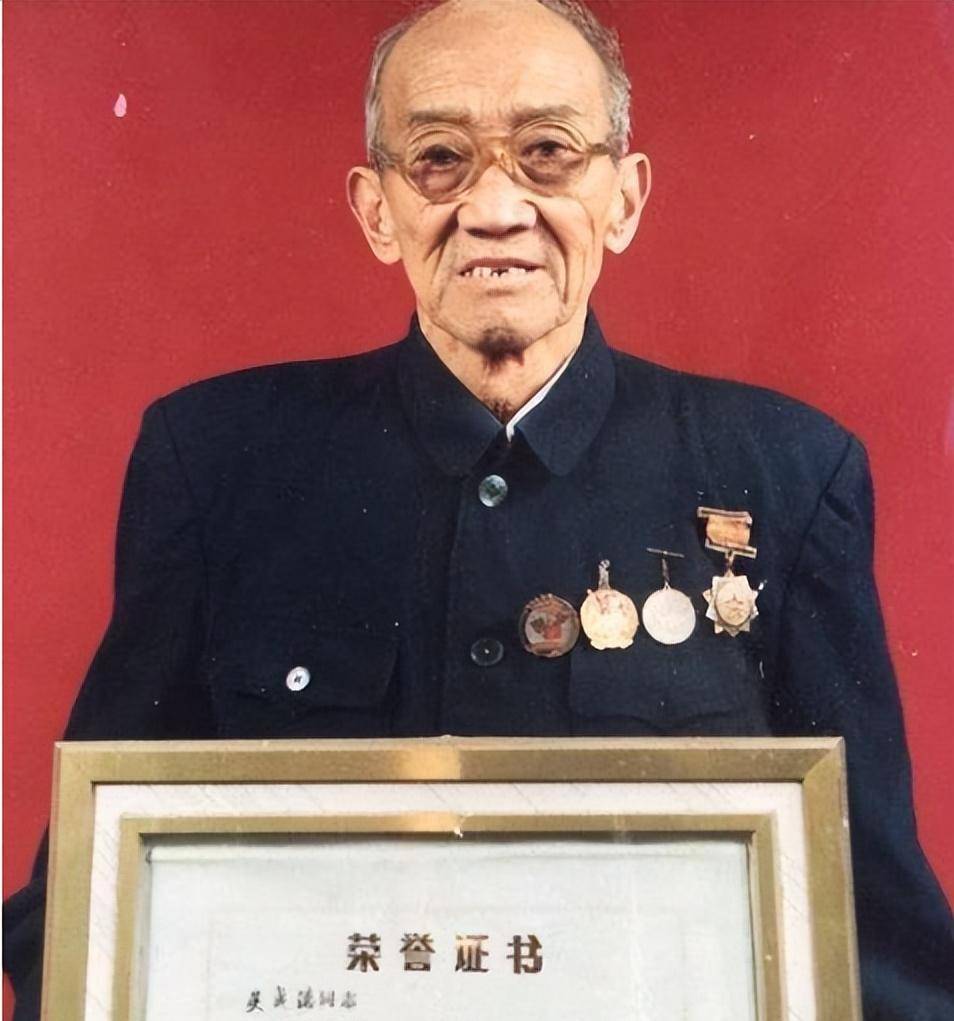 抗美援朝被俘的最高将领,回国后被双开,30年后揭开真相_成徳_吴成德