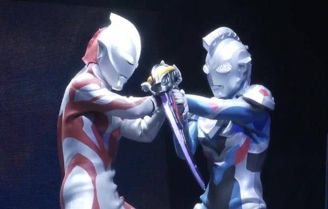 奥特英雄expo新舞台剧:泽塔和贝老白爆笑互动欲借汝头以服众心_贝贝