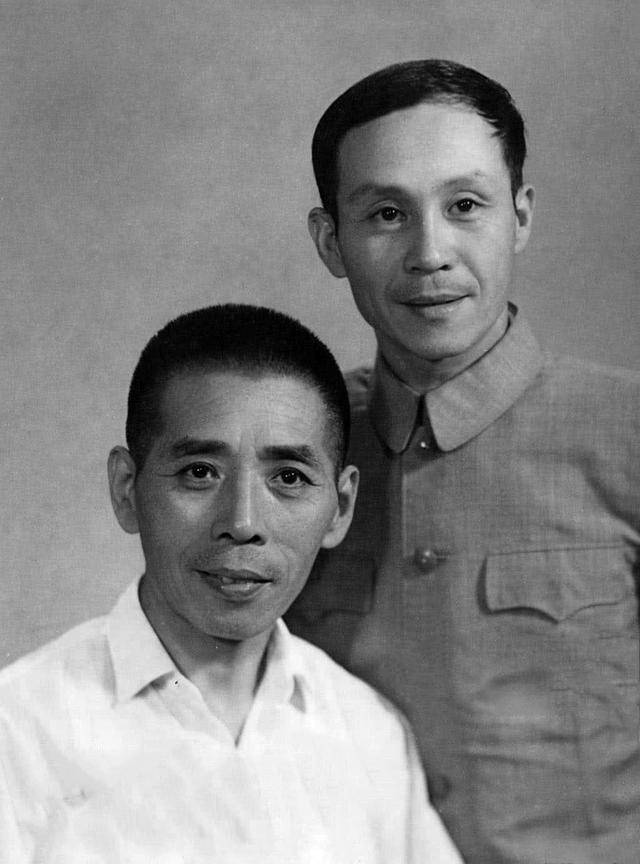 方荣翔,贾振良才是戏曲,曲艺界的典范,他们特殊年代未忘师恩_裘盛戎