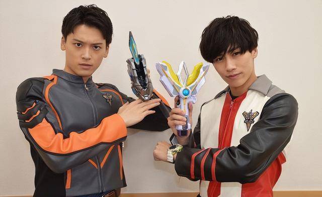 德凯奥特曼:奏大和剑悟合照与花絮奏大:特利迦比我家煎饼还帅_时间