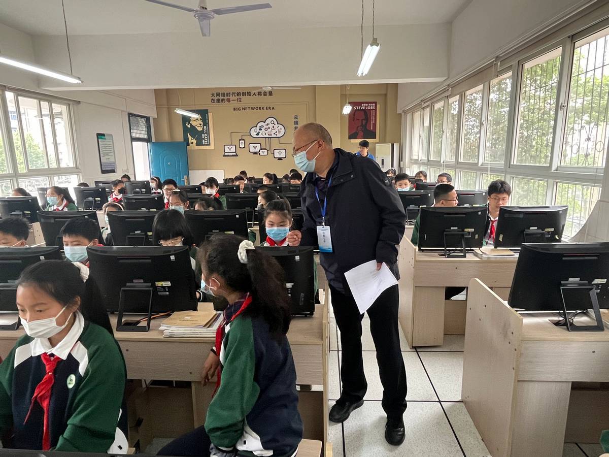 五里墩小学迎接市"义务教育学校管理标准"达标校创建纪实