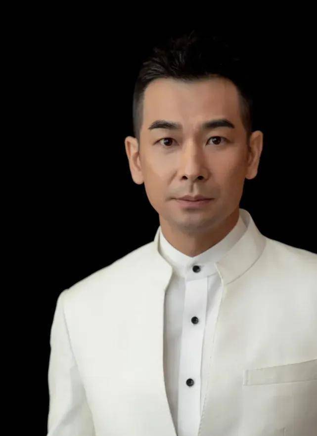 我个人觉得赵文卓会赢.
