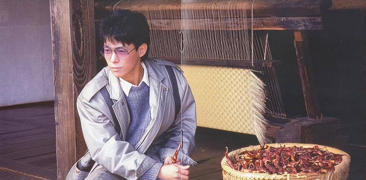 90年代歌手姜育恒:高中打工赚钱,成名后欠债,最后娶了圈外人