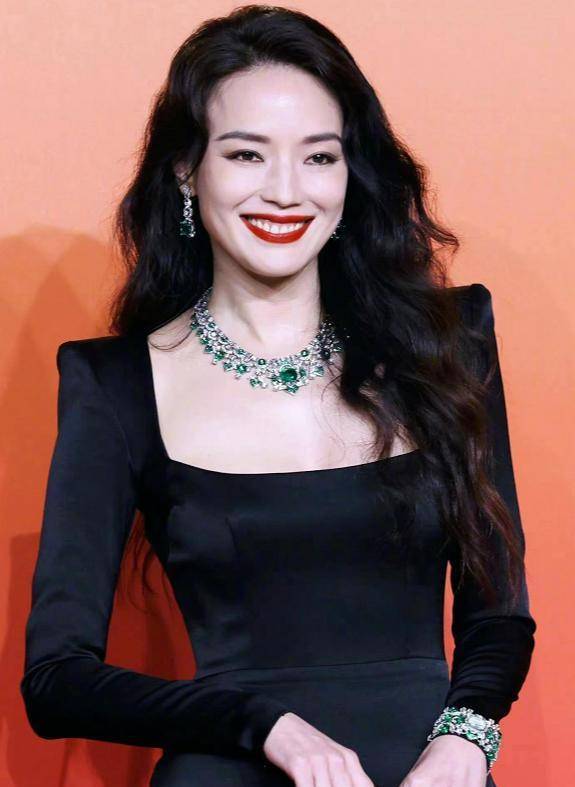 倪妮和舒淇像吗?她俩明明脸蛋长得不美,为啥能成为一线明星?