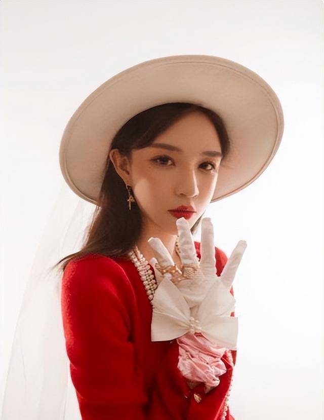 王思聪带新任网红女友现身三亚,到底是潘雨润?还是小肉安?