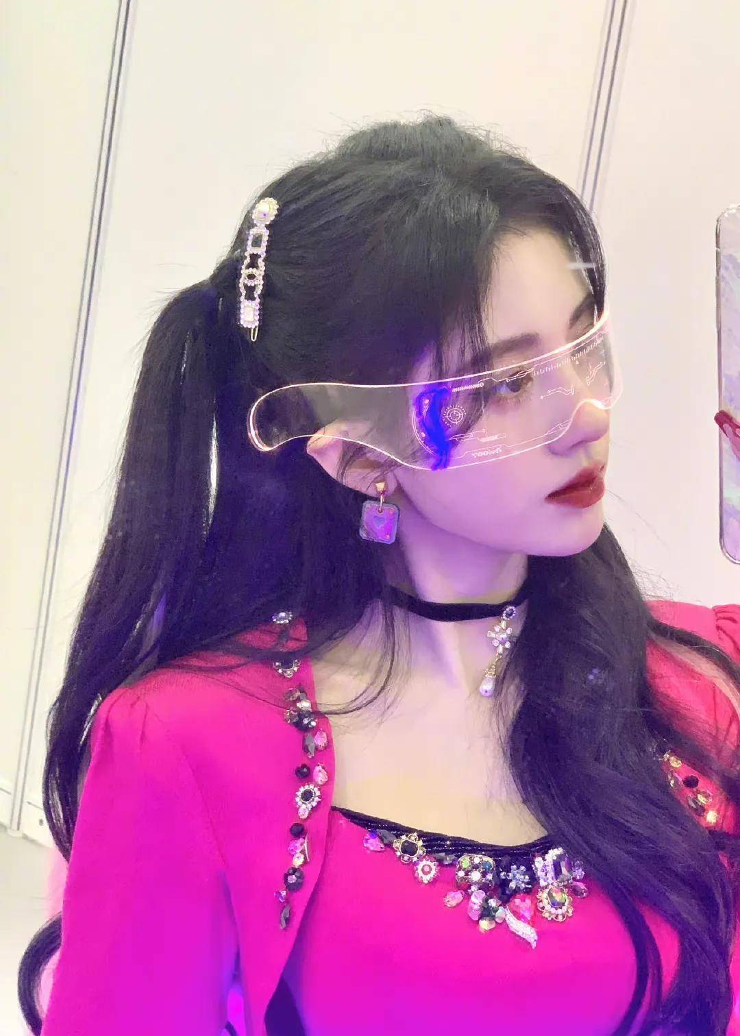 鞠婧祎:内娱最爱对镜自拍的女明星,没有之一,每一张都是绝绝子_小鞠