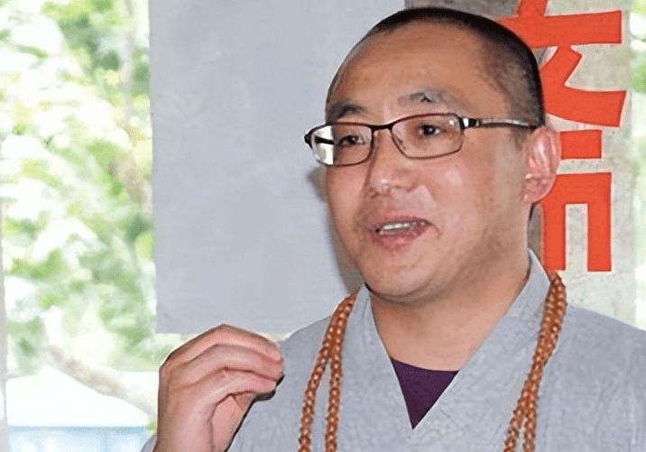 2011年杭州古寺住持,出门戴名表开豪车,发现是17年