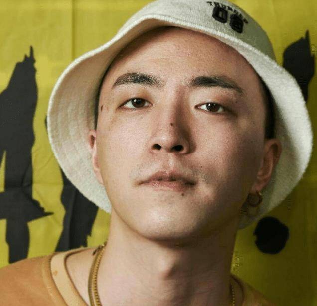 jonyj为何不晒老婆照片,对方正脸曝光那刻,换谁谁舍得晒啊_漂亮_感觉