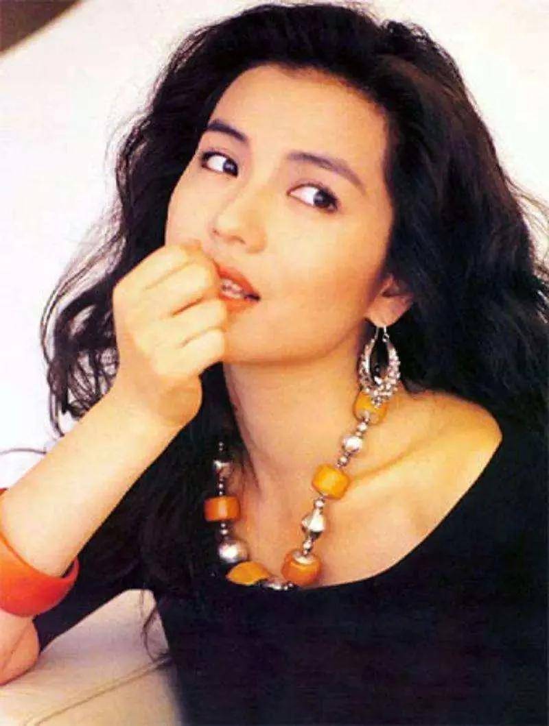 超高的颜值,留下了深刻的印记,她就是"红姑"钟楚红