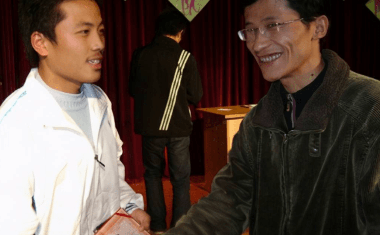婚后被婆婆捅12刀,抱怨儿媳就是外人_徐艺丽_董岗彪_刘秀英