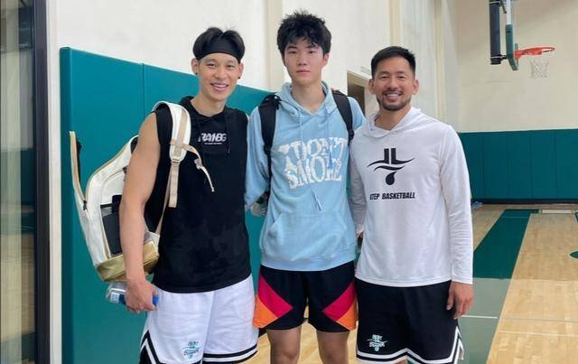 男篮喜获小丁接班人,球风酷似孙悦王仕鹏,年仅18岁入选男篮二队