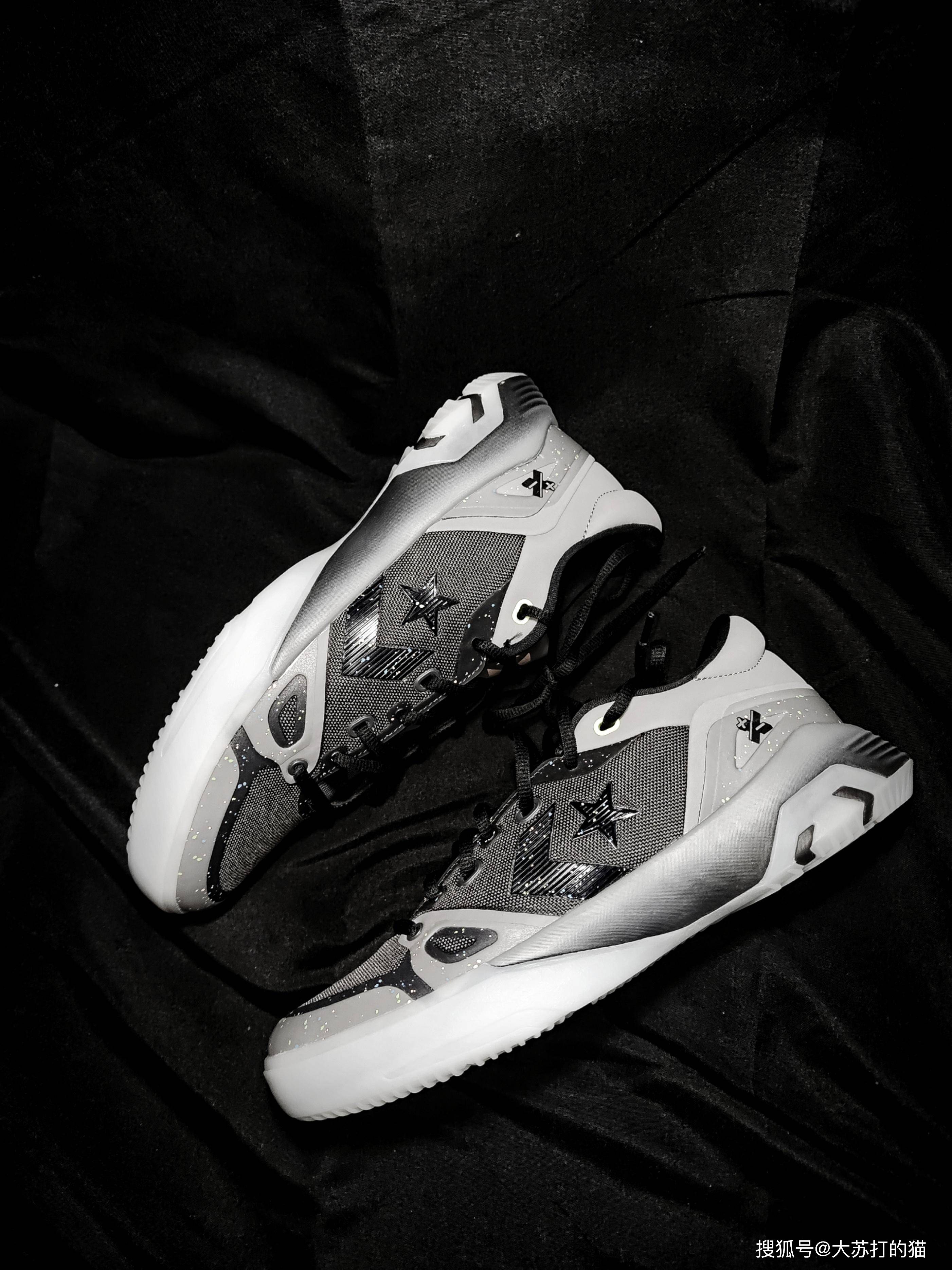 官方新聞/ 寄思父愛Converse x Shaniqwa Jarvis 首款聯名系列用藝術之美表達情感- KENLU.net, image size:2803x3739