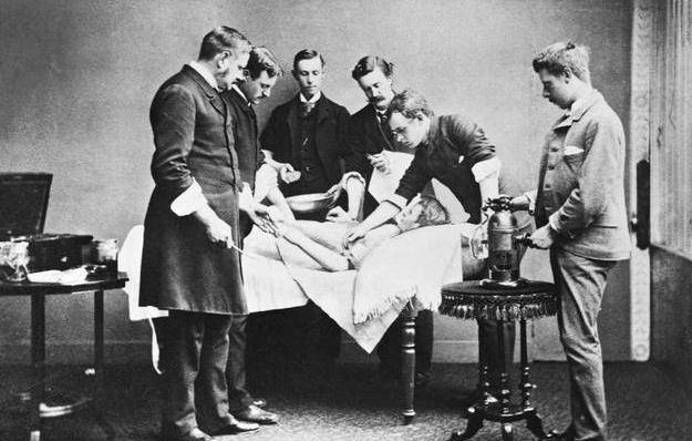 造就一场死亡率300%的手术_罗伯特·李斯顿_患者_民众