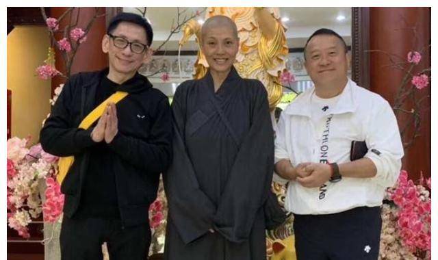 曾与谭咏麟合作,感情失败后遁入空_女明星_林伟亮_寇鸿萍