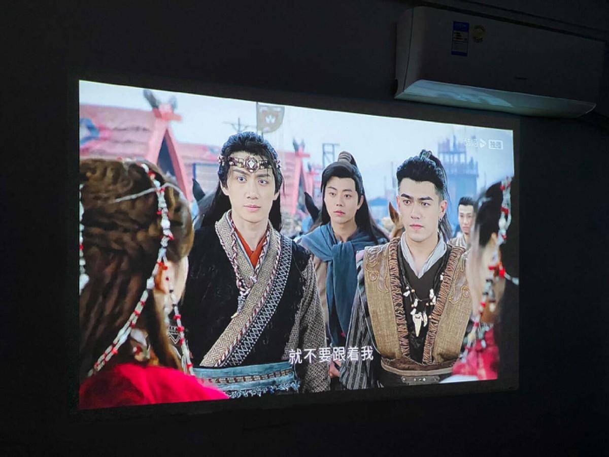 AOC Y1智能投影入手体验：小身材，大能量，应用场景丰富