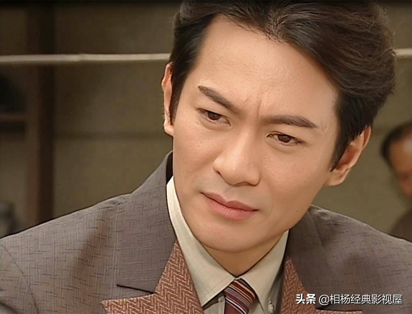 tvb经典剧集《凤舞香罗,多年后再看此剧,只为荣昊东而来_宝翠珑_邵