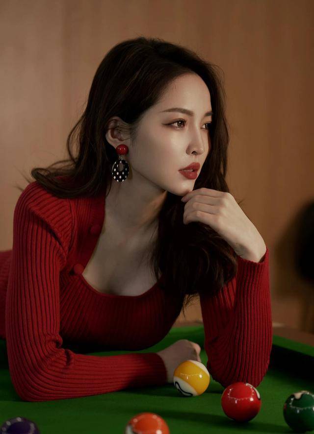 美女裁判王钟瑶分享年味照片,充满烟火气,球迷称"就想看你"_王中_台球