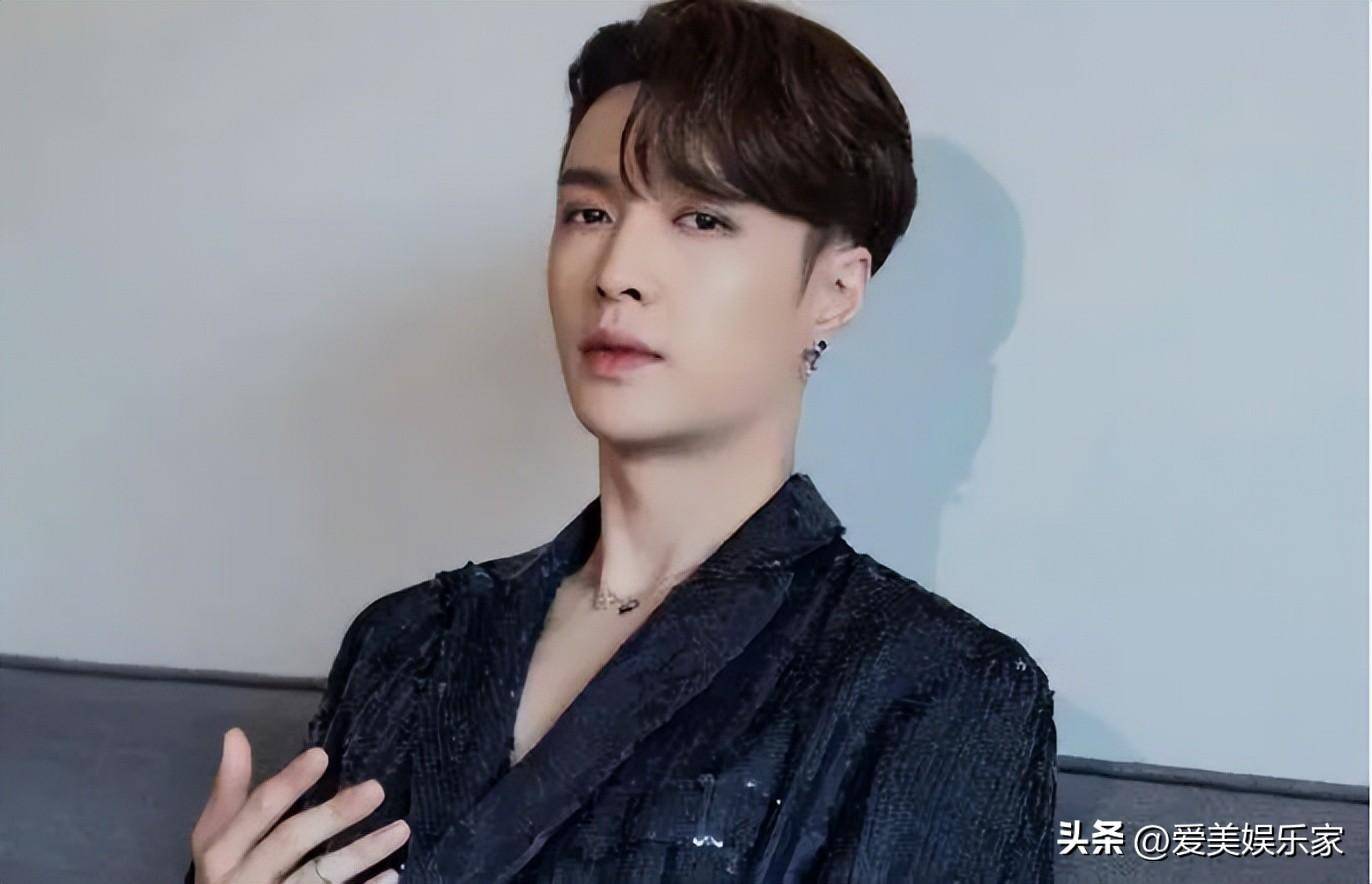 张艺兴和张佳佳的恋爱瓜,被扒后女方删除博文_恋情_吴亦凡_零点