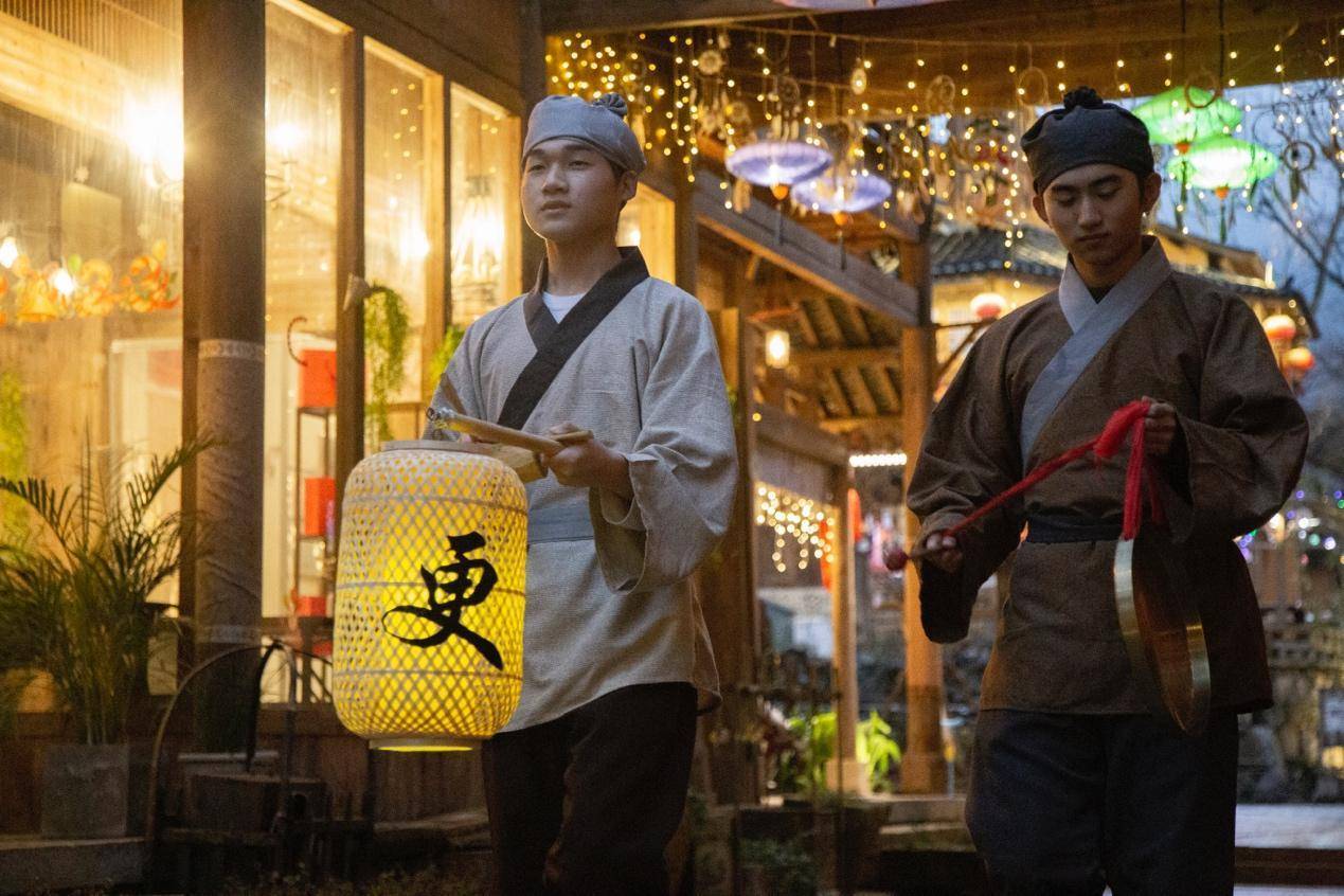 押镖打擂锦衣卫,巡游舞龙放烟花,今年到仙侠小镇望仙谷过仙侠年_活动