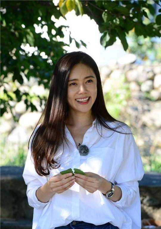 秋瓷炫:生于重男轻女家庭,连母亲也诅咒"你怎么还活着"_秋母_奶奶