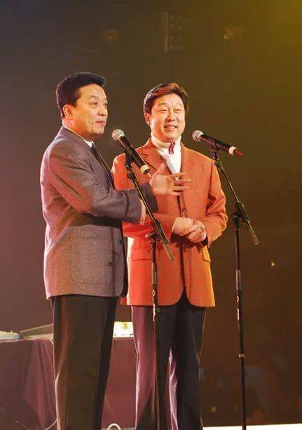 著名春晚相声演员王平:51岁时因劳累去世,葬礼蔡明姜昆前来送别_小号