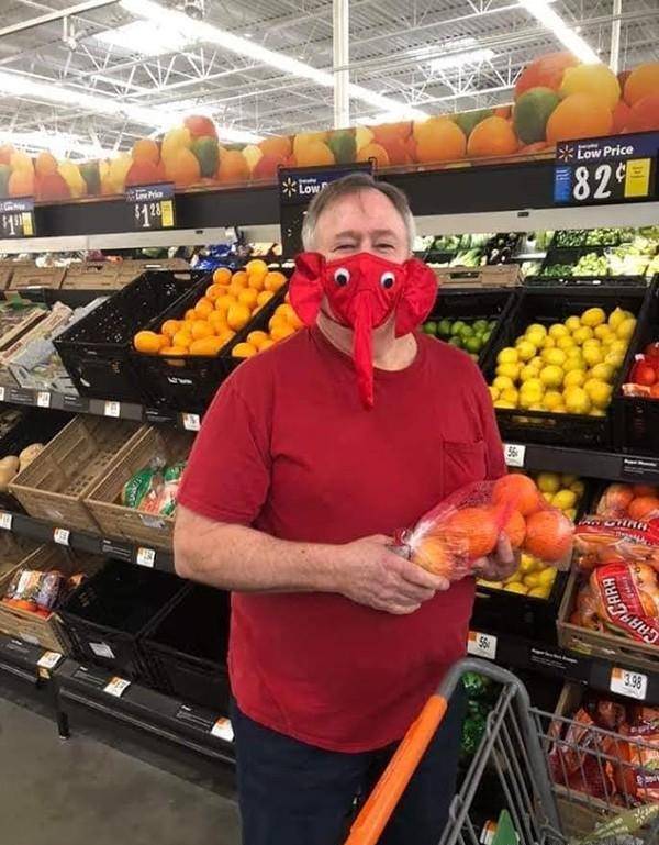 盘点外国人的奇葩穿着打扮,一个比一个辣眼睛,简直不要太搞笑_口罩