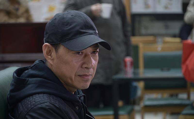 下黄河拍戏,54岁靠身材走红,硬汉张丰毅有多猛_张风仪_表演_角色