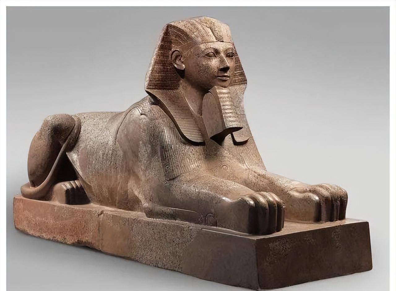 被称为埃及武则天,逝世20年后,被抹去一切痕迹