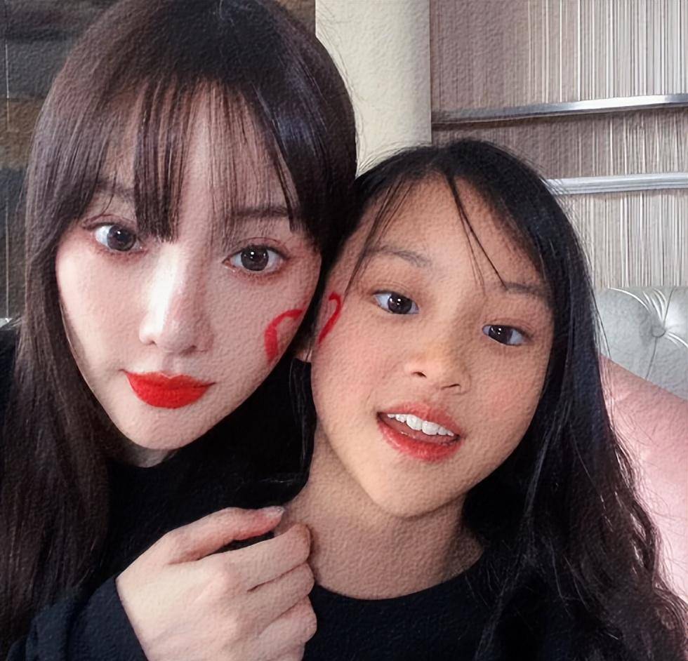 10岁甜馨下场维护妈妈,不希望再提pg1,却被怀疑是李小璐所为_田心