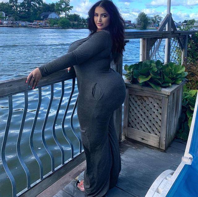 最具曲线美的加拿大超模-钻石娃娃小姐_doll_diamond_miss