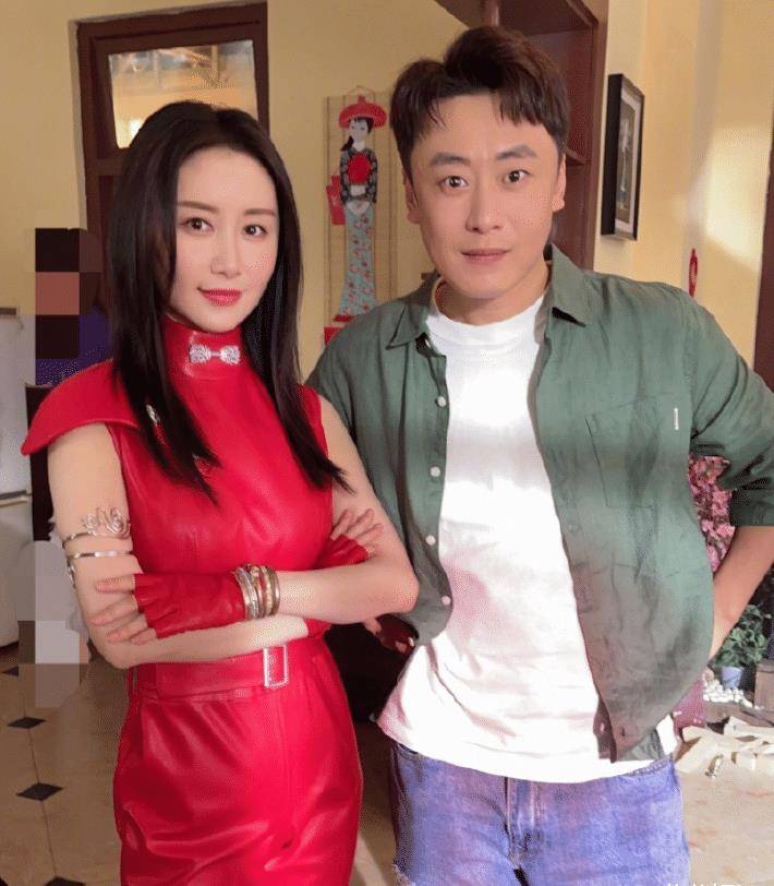 舒畅李滨同框拍照,两位演员合作的《魔幻手机》,至今没被超越_作品