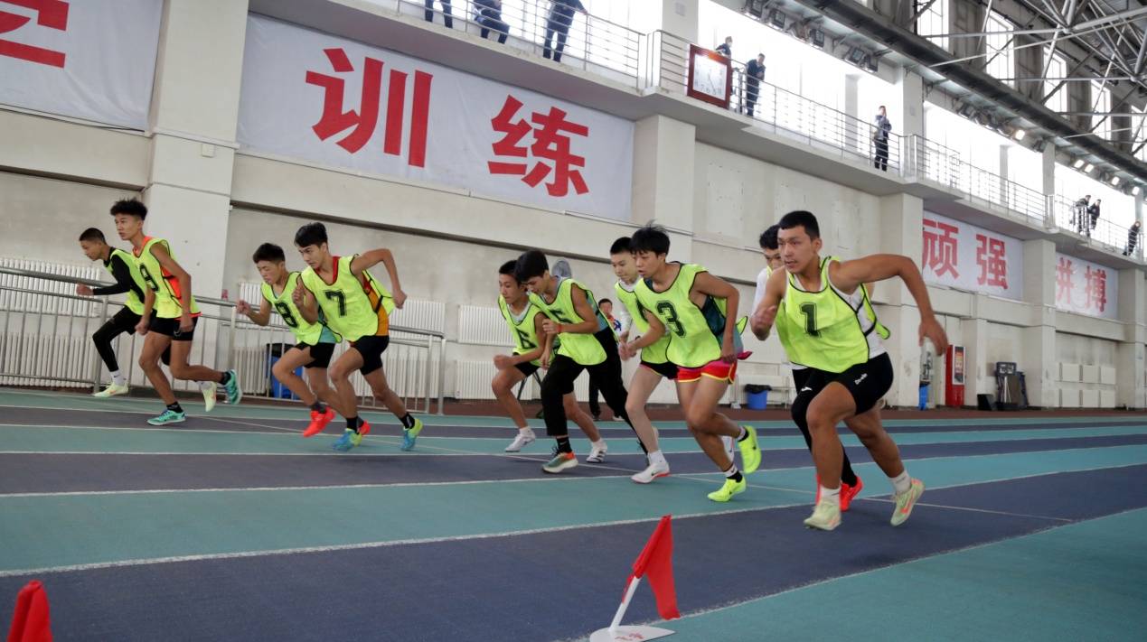 由自治区体育局主办,自治区体育局体育训练一大队协办,自治区田径协会