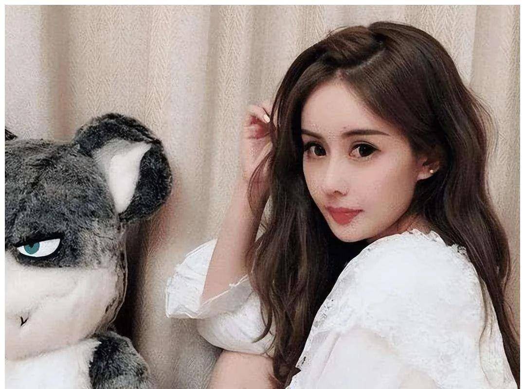 婚不要孩子只拿600万,后将自己整成小杨幂,韦雪的手段有多高_王思聪