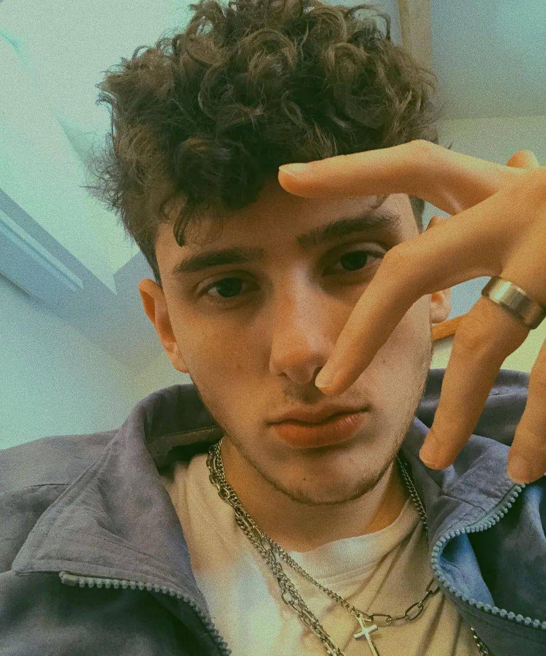 00后美国男歌手突出重围,一个明星的诞生_单曲_rapper_音乐