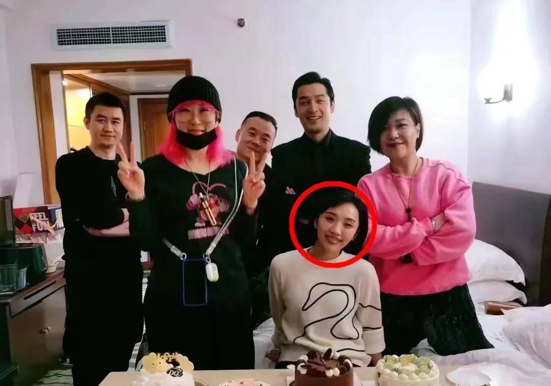 胡歌奉子成婚?老婆是想不到的她,官宣生女很开心!_祝福_保护_黄曦宁